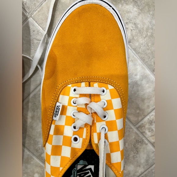 Men’s checkered Vans shoes 11.5 comfy Cush yellow orange mustard - Picture 8 of 9